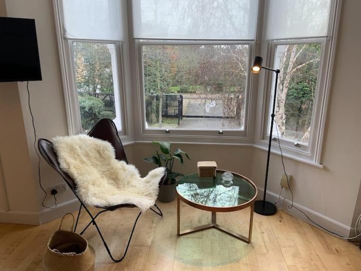 Lovely Spacious 1-Bedroom Flat In Tufnell Park Close To Central London Exterior photo
